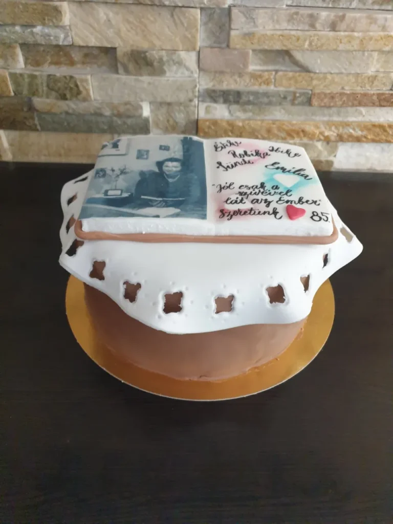 Elkészült torta
