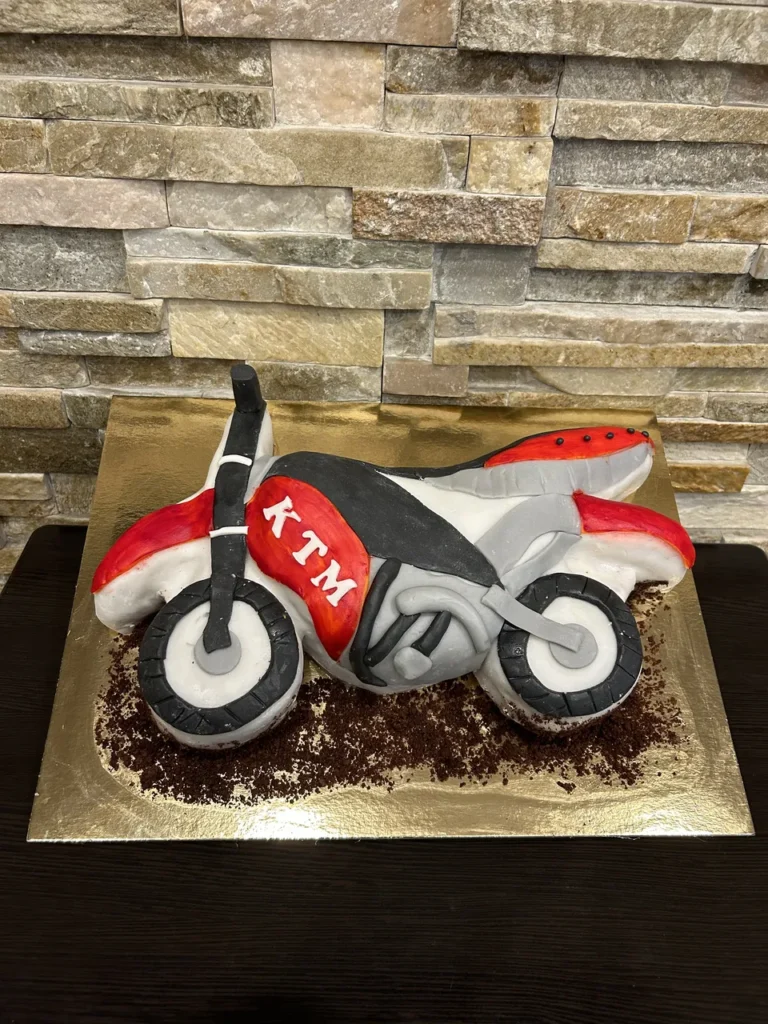 Elkészült torta